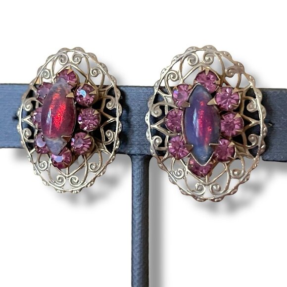 Vintage Dragon Breath Rhinestone Earrings Gold Tone Filigree Screwback Art Glass - Picture 13 of 15